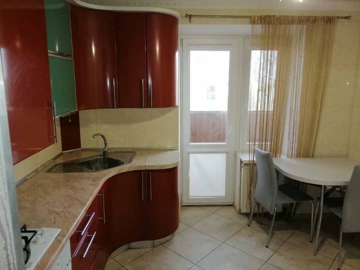 Тихая Квартира В Центре Ковеля Kovelʼ Esterno foto