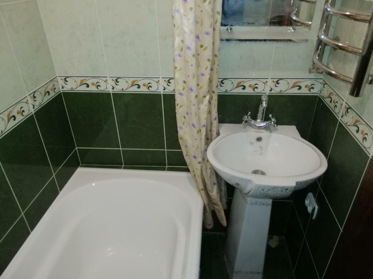 Тихая Квартира В Центре Ковеля Kovelʼ Esterno foto
